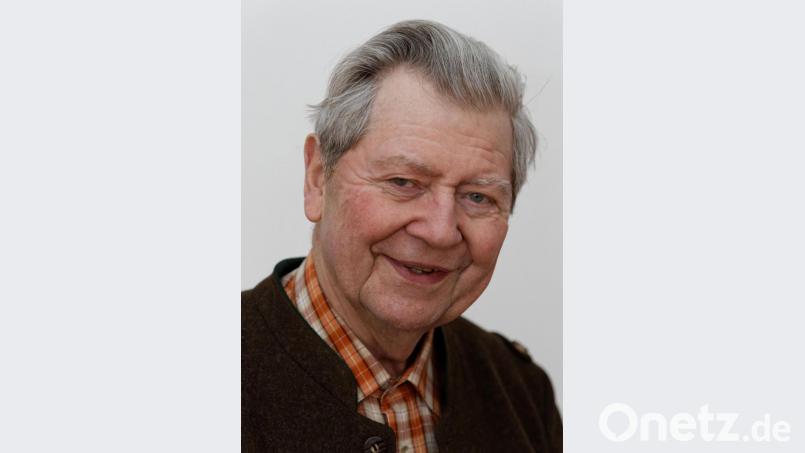 Robert Treml ist für weitere fünf Jahre zum Kreisarchivpfleger bestellt worden. Bild: tr