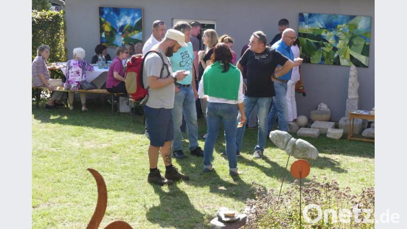Bild und Steinarbeiten waren im Garten von Klaus Kuran zu bewundern Bild: arw