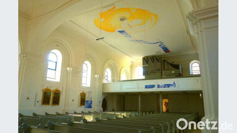 Nach der Neugestaltung des Innenraums gilt die Waidhauser Pfarrkirche als modernste im Oberpfälzer Wald. Am Sonntag feiert die Pfarrgemeinde deren Patrozinium St. Emmeram. Bild: fjo