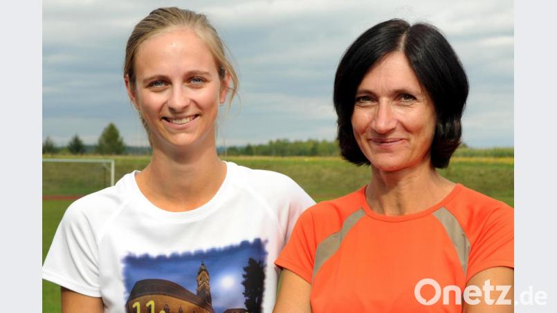 Theresa (links) und Karin Siegert sind auch heuer wieder beim Sportabzeichen in Kümmersbruck mit am Start. Bild: Stephan Huber