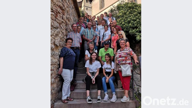 Der Abschluss der Reise führt die Gruppe zur Burg Karlstein. Bild: R. Kreuzer