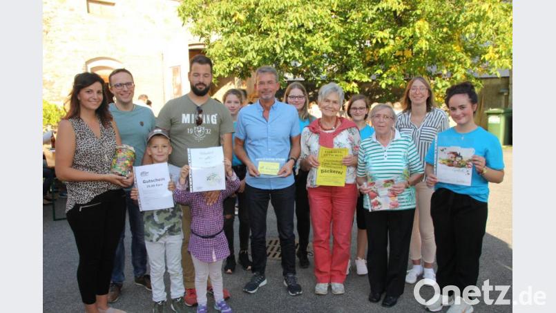 Die Gewinner des „Schätzspiels“ haben Geldpreise und Gutscheine gewonnen. Bild: frd