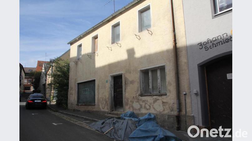 Das frühere &quot;Bildhauer-Haus&quot; in der Karfreitaggasse soll abgerissen und durch ein neues Wohnhaus ersetzt werden. Bild: frd