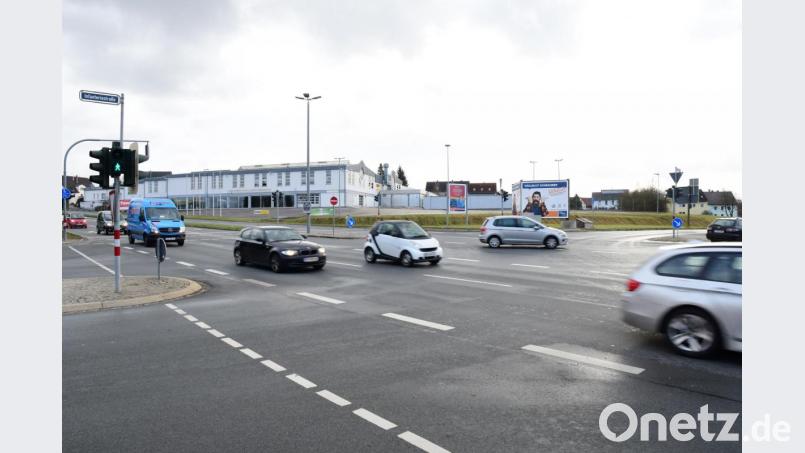 Die Pflegerkreuzung im Westen der Stadt. Mehr als 30.000 Fahrzeuge queren sie täglich. Bild: Petra Hartl
