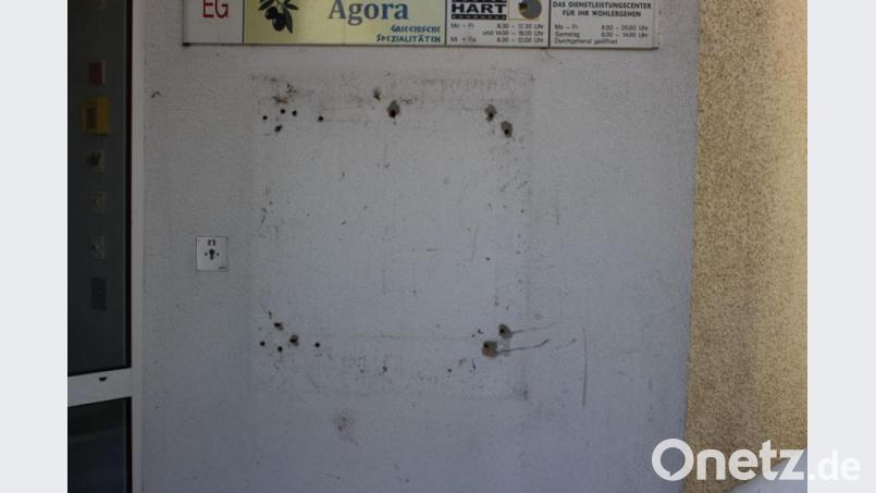 Hier hatte der Zigarettenautomat einst gehangen: An der Wand beim Zugang Ledererstraße ins Ärztehaus. Bild: Polizeiinspektion Neunburg vorm Wald