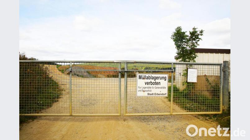 Die Zufahrt zum Grüngutcontainer soll geschottert werden. Damit gehören Staub und Schlamm an Kraftfahrzeugen der Vergangenheit an. Bild: njn
