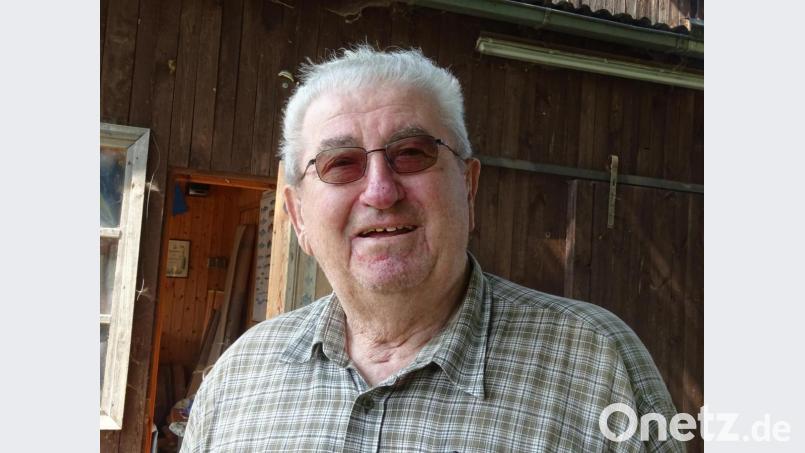 Mit der Familie und Freunden feiert er runden Geburtstag:
Georg Hottner aus Niederhof bei Schwandorf wird 80 Jahre alt. Bild: Houschka