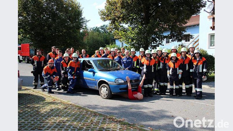 Um den aktiven Feuerwehrdienst antreten zu können, nehmen Mitglieder der Wehren aus Pressath, Hessenreuth, Friedersreuth, Zintlhammer, Troschelhammer, Dießfurt, Feilersdorf, Zessau/Weihersberg, Burkhardsreuth und Schwarzenbach am MTA-Lehrgang teil. Bild: jma