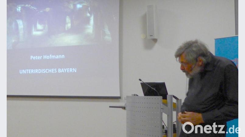 Eröffnungsvortrag „Unterirdisches Bayern“ von Peter Hofmann. Bild: Schönberger, Ferdinand [fsb]