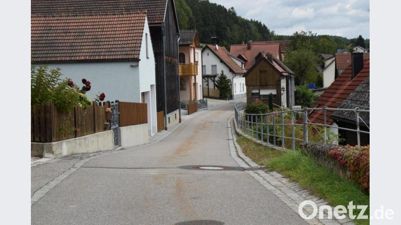 Die engen Straßen bergen ein großes Gefahrenpotential für Kleinkinder. Hier hilft nur langsam fahren. Bild: bnr