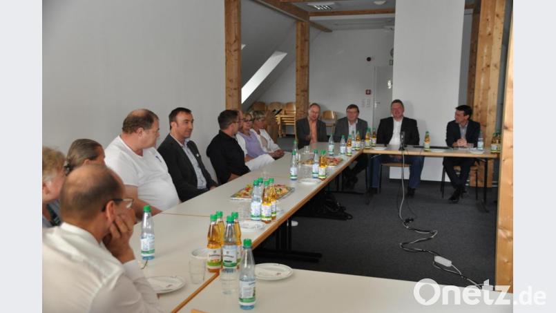 Die Vertreter des Kemnather Krankenhauses standen Freien Wählern Rede und Antwort. Bild: ak