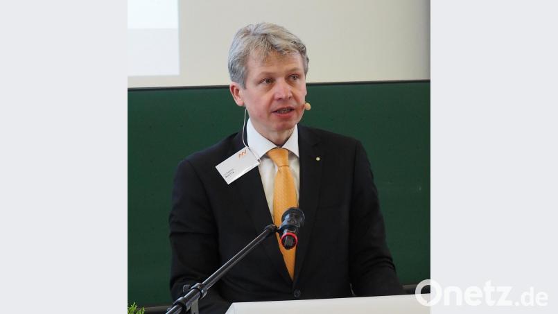 Auch in diesem Jahr oranisierte OTH-Dekan Clemens Bulitta den
internationalen Kongress "Hospital Engeneering Trends" Bild: Bühner