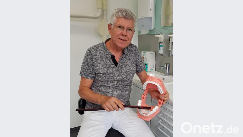 Dr. Fridolin Wechsler organisiert den Tag der Zahngesundheit in Weiden. Bild: Tobias Gräf