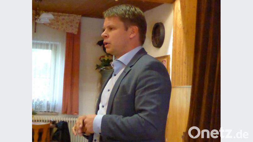 Der OB-Kandidat steht Rede und Antwort. Bild: fsb