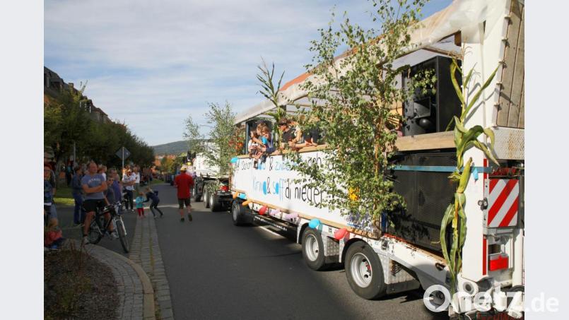 Kirwazug der Jugend am Kirchweihsonntag in Erbendorf. Bild: JOCHEN NEUMANN 
ERBENDORF