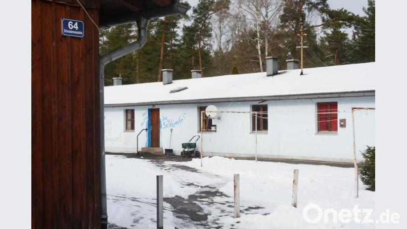 Der Winter in den Baracken ist nicht leicht. Die Häuser sind unzureichend gedämmt, geheizt wird mit Holz und Briketts. Doch die Stadt überlegt sich ein Konzept für den Neubau. Bild: Gabi Schönberger