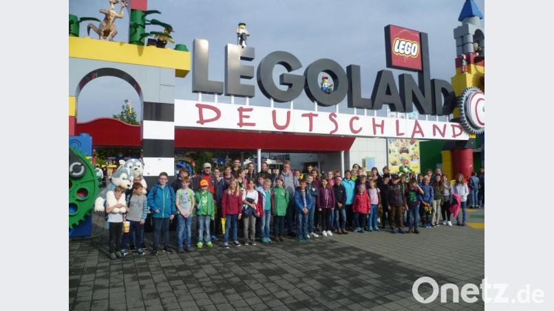 Bevor sich die Ausflügler ins Vergnügen stürzen, wird das obligatorische Erinnerungsfoto gemacht. Bild: mtm