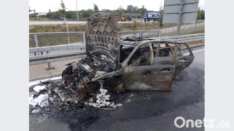 PKW-Brand nahe der Continental-Arena in Regensburg. Bild: Alexander Auer