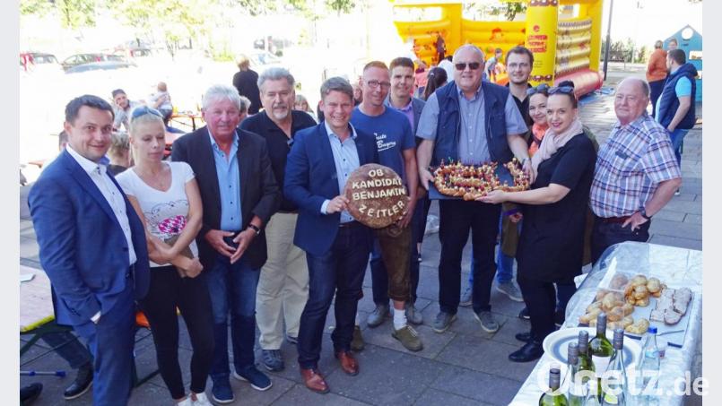 Backspezialitäten verfeinern das traditionelle Weinfest der CSU-Stockerhut. Bild: Dobmeier