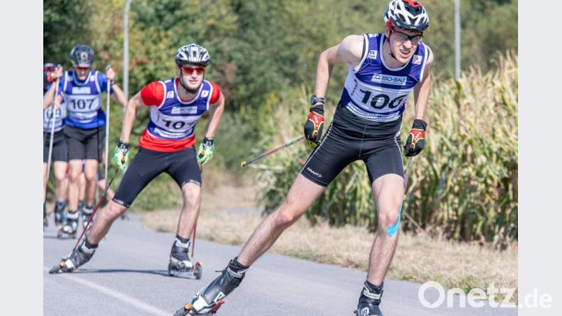 Der Medizinstudent Jakob Lauerer hat das Hirschauer Rollskirennen im Alleingang gewonnenAle Bild: chl