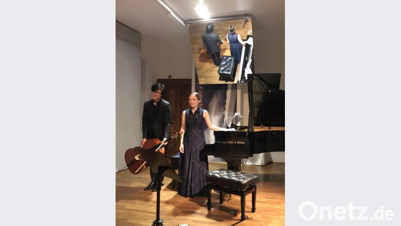 Cellist Stanislas Kim und Pianistin Marie Rosa Günter musizierten in Bayreuth mit Hingabe und Leidenschaft. Vorzüglich der Klang des Steingraeber-Flügels. Bild: dok