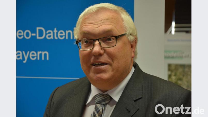 Vizepräsident Ferdinand Roßmeier war eigens aus München zum Tag der offenen Tür der Außenstelle nach Waldsassen gereist und hielt die Eröffnungsansprache. Bild: jr