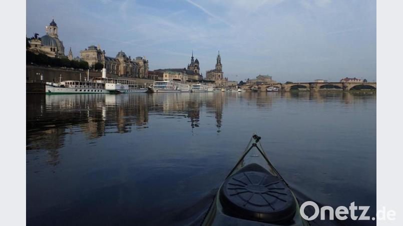 Die Elbe von der deutsch-tschechischen Grenze bis zu ihrer Mündung zu paddeln, ist für Dr. Leif Zimmermann fast schon Routine. Hier durchquert er einmal mehr Dresden. Repro: u