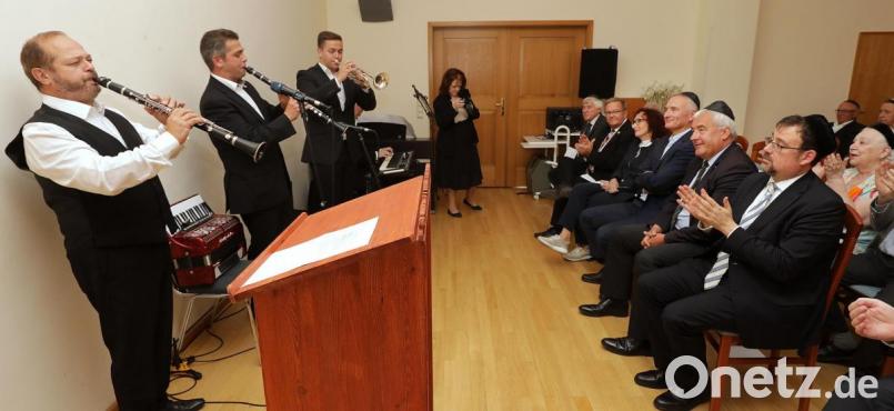 Die Ginzberg Dynastie ist deutschlandweit bekannt für ihre ausgezeichnete Klezmermusik. In Amberg gaben sie dem Jubiläum der Jüdischen Gemeinde eine besonders fröhliche Note. Bild: Wolfgang Steinbacher