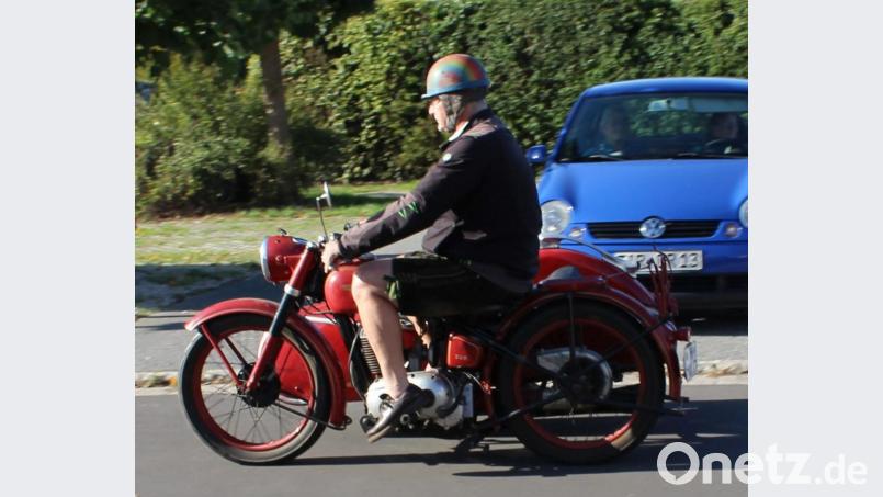 Beim Start lief alles noch gut. Doch die Triumph (Baujahr 1951) sorgte für einige Zwangspausen. Bild: att