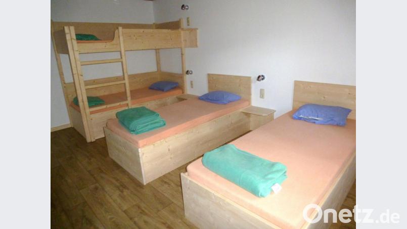 Moderne Schlafräume prägen das Innere der Hütte. Bild: exb