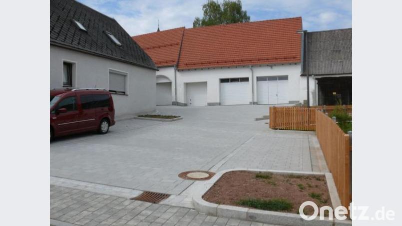 Die Hinterhöfe entlang der Langen Gasse sind neu aufgepeppt worden. Bild: dob