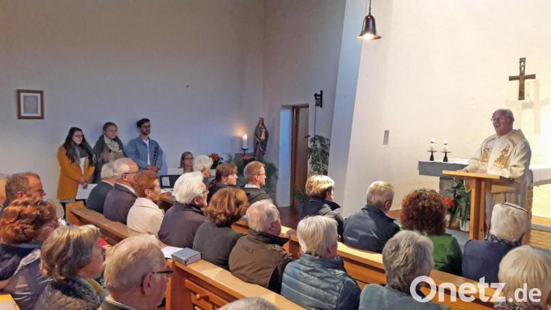 Das Landvolk im Landkreis Neustadt/WN feiert mit Pfarrer Franz Winklmann den Bruder-Klaus-Tag. Bild: fvo
