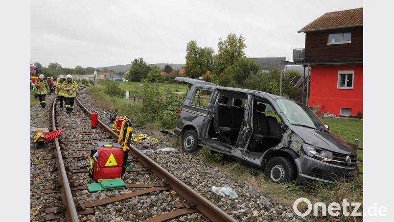 Zur Bergung des T6 musste ein Autokran kommen. Bild: Wolfgang Steinbacher