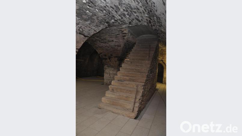 Originell, aber halt Bestand. Die alte Treppe endet an der Decke. Bild: ws
