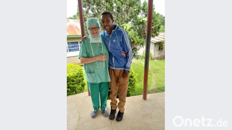 Peter, der als Kind nicht laufen konnte, ist jetzt ein prächtiger junger Mann, der Jura studieren möchte. Bild: exb