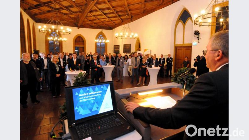 Rund 150 Repräsentanten der Unternehmen in Amberg waren zum ersten Wirtschaftsempfang der Stadt ins Rathaus gekommen. Bild: Stephan Huber