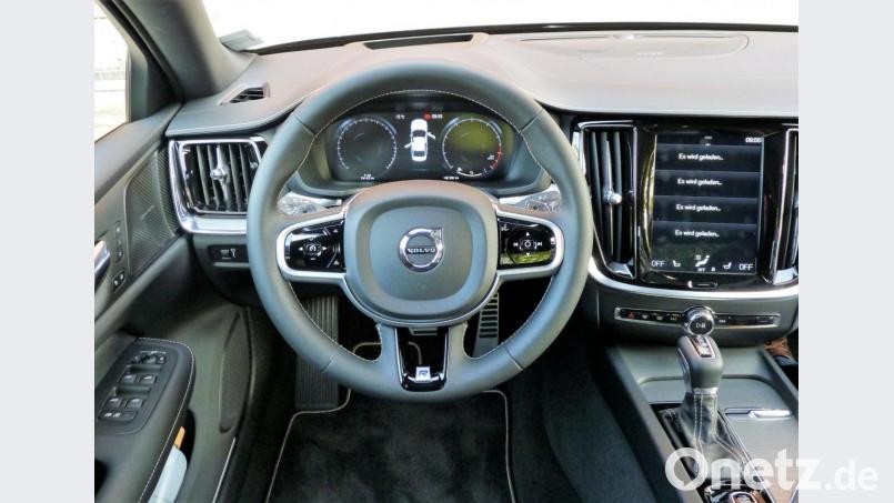 Interieur und Cockpit kennt man schon aus den Modellgeschwistern der 60er-Baureihe. Bild: bz
