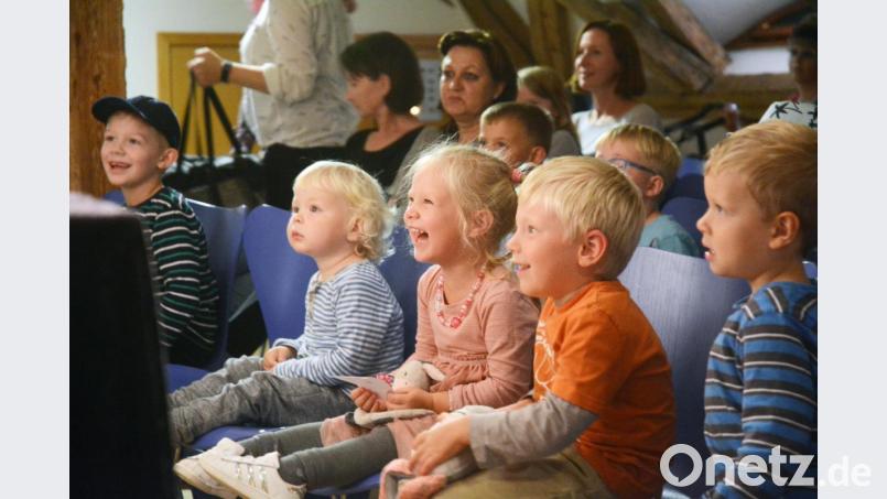 Die Kinder hatten beim Kasperltheater ordentlich was zu lachen. Bild: Gabi Schönberger
