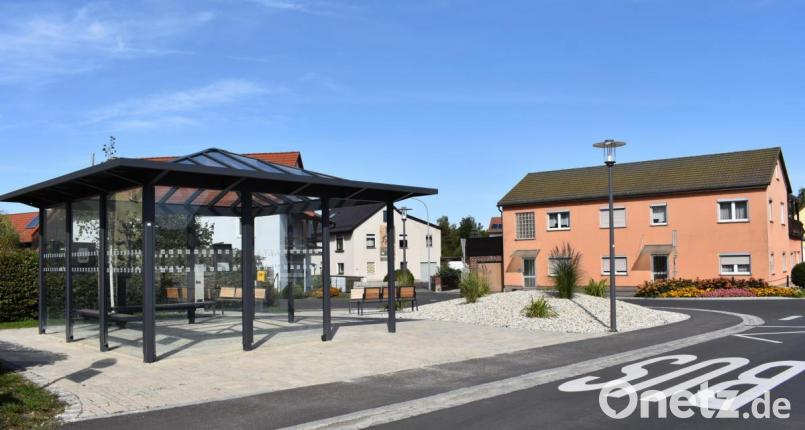 Der Dorfplatz in Hütten ist nun wieder schön. Bild: rgr