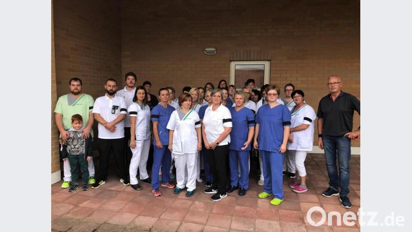 Verdi fordert einen Tarifvertrag für die Beschäftigten der Asklepios-Klinik Lindenlohe. Bisher ohne Erfolg. Der &quot;Tag der Trauer&quot; bringt die Enttäuschung darüber zum Ausdruck Bild: exb