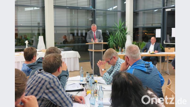 Steuerberater Gerald Weinrich erwies sich als kompetenter Fachmann beim Thema „Steuer- und Wirtschaftsrecht im Verein“. Bild: jzk