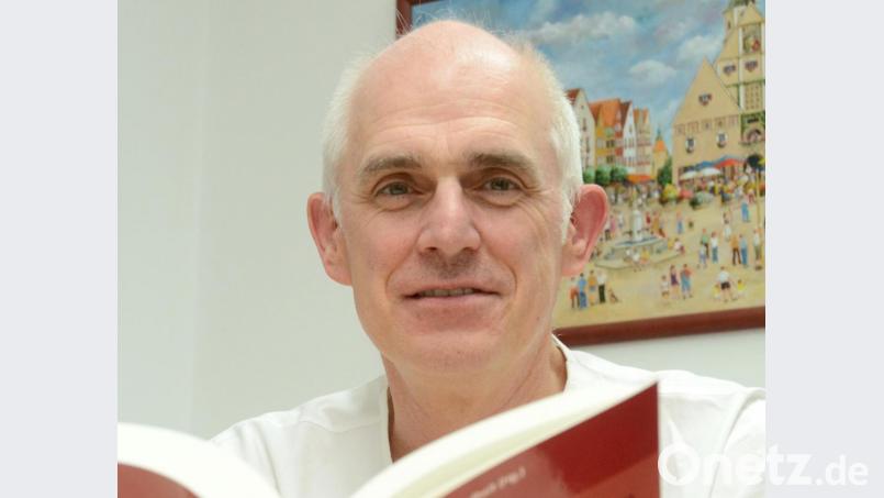 Der Chefarzt der Urologie am Klinikum Weiden, Professor Dr. Theodor Klotz. Bild: Gabi Schönberger