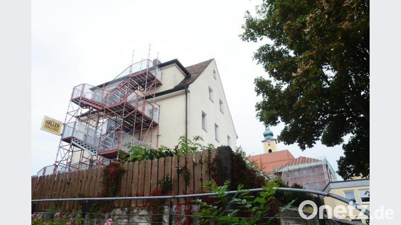 Brandschutz, Fluchttreppe, Tragfähigkeit. Über die Auflagen des Landratsamts für die Kita im Alten Pfarrhof hat es viel Aufregung gegeben. Jetzt hat die Aufsichtsbehörde entschieden: Die Behörde hat korrekt gehandelt. Bild: Gabi Schönberger