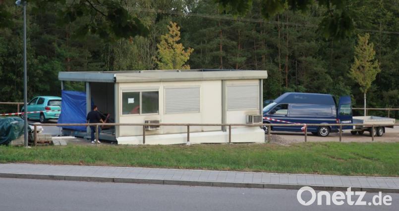 Generell hat der Bauausschuss nicht gegen den Imbiss-Container. Der Bau schreitet dem Gremium aber viel zu langsam voran. Bild: Hirsch
