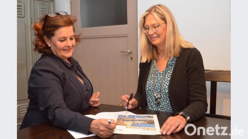 Petra Baierl und Sonja Bodensteiner (von links) hoffen, dass sich viele Bechtsriether und Trebsau für die Gründungsversammlung interessieren. Bild: fz