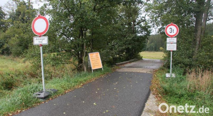 Noch immer ist die Brücke an der Hammermühle nicht repariert. In der Gemeinderatssitzung aber wurde bekannt, dass die Gemeinde nicht in der Pflicht steht. Bild: wro