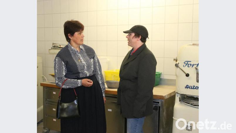 Lustiges Backstubentheater wird in der Backstube der Bäckerei Fischer dargeboten. Bild: mfh
