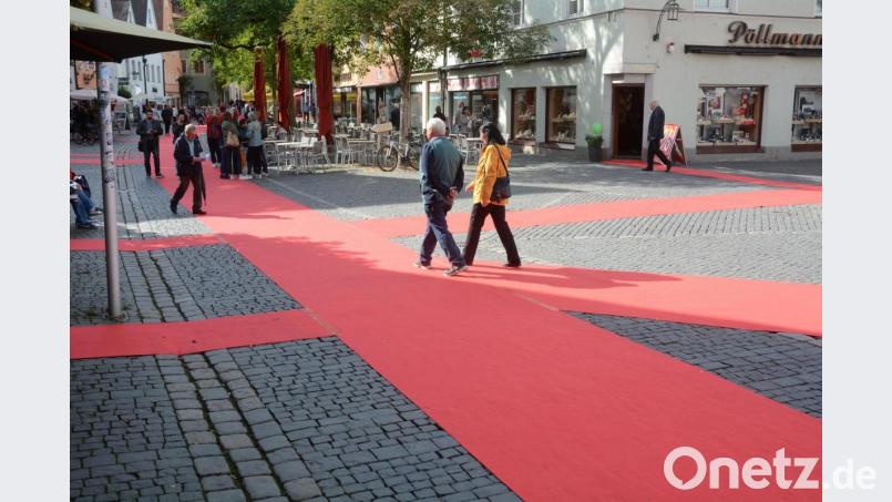 Insgesamt 47 Geschäfte beteiligen sich an der Aktion &quot;Roter Teppich&quot;. Bild: Gabi Schönberger
