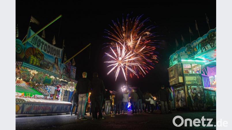 Das Eröffnungsfeuerwerk auf der Amberger Dult. Bild: Brian-Fabian Diehl