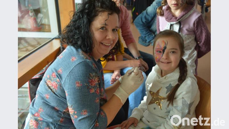 Nicht fehlen durfte das beliebte Kinderschminken. Bild: jr